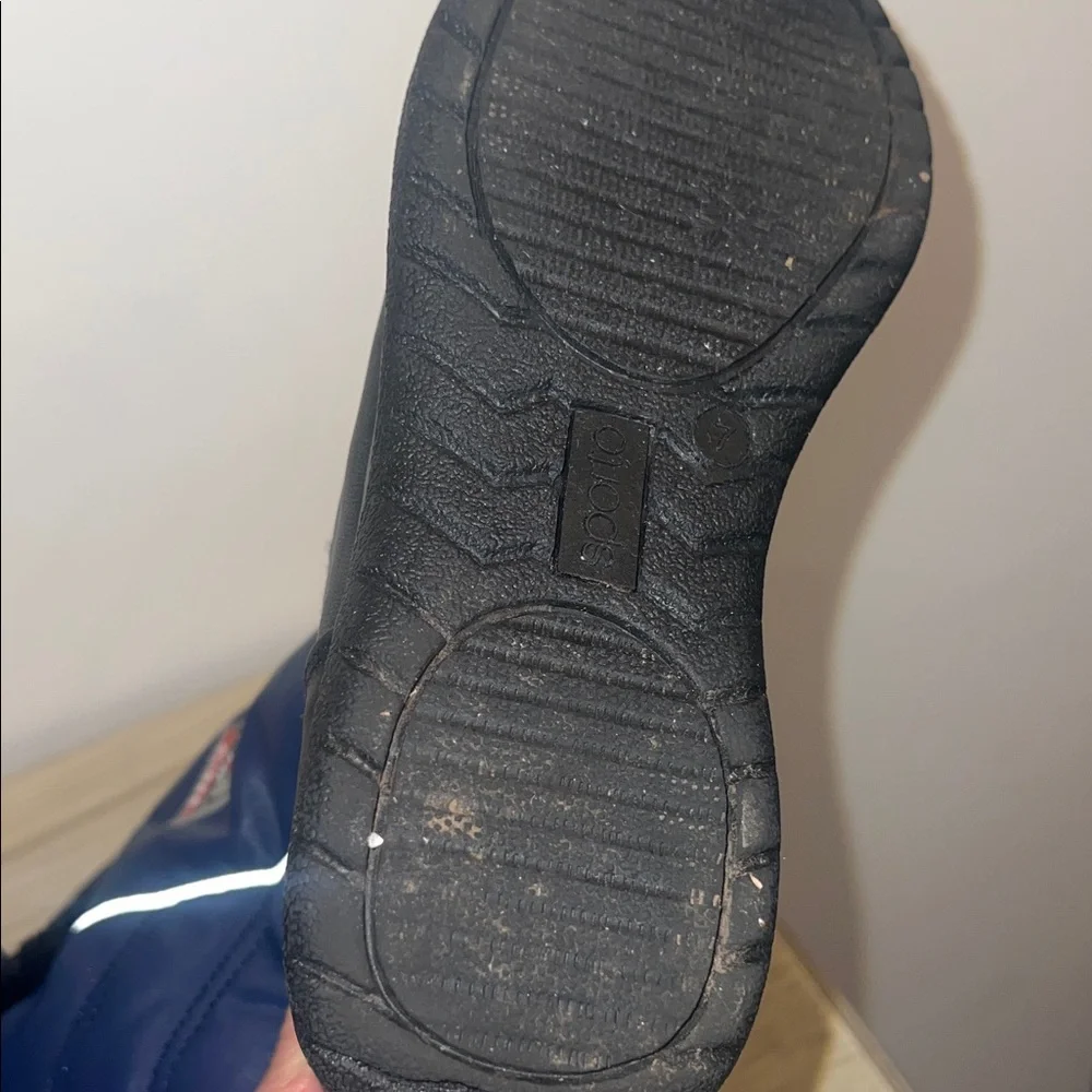 7M ladies Sporto Blue and Black Winter Boots. Zipper. Rubber soles. Fleece lined